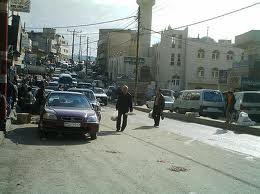 شكوى من الحفر في الشارع الرئيس بدير ابي سعيد